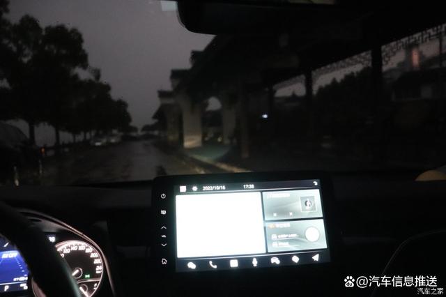 风雨相伴,喜提爱车丰田凯美瑞,今天说出它真实的优劣势!-