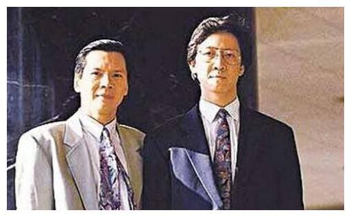 1996年,白小航带着小弟扇了向华强两巴掌,20年后“尸骨无存”