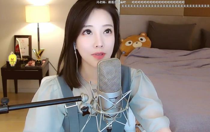 lol主播冯提莫喜提十大金曲,东方卫视认证!但不能阻止她超鬼