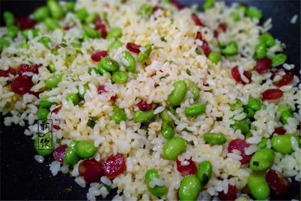 米饭是不是全谷类食物 米饭属于什么食物 米饭是不是全谷类食物 米饭属于什么食物