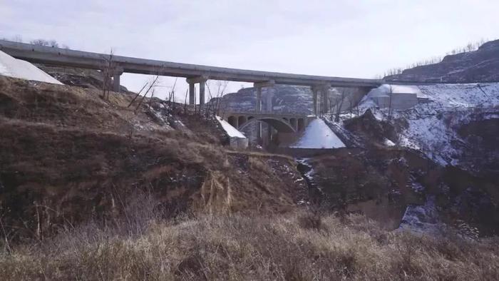 庆城小黑河石峡,里面很深,黄土原也有奇特的岩溶地貌