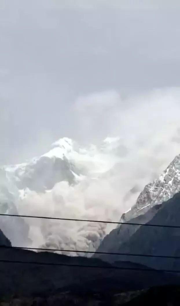 云南玉龙雪山发生岩石崩塌!官方回应