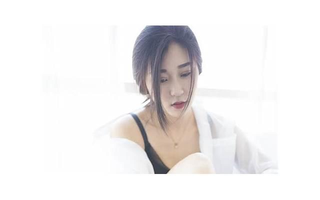女朋友被别人惹生气了怎么哄 女朋友被别人惹生气了怎么哄
