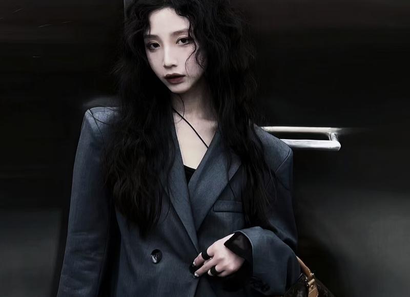  机长为了撩妹，让女朋友进了驾驶舱