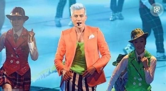 有“舞王”之称的4位歌星,中国占两位,最后一位至今没人能超越