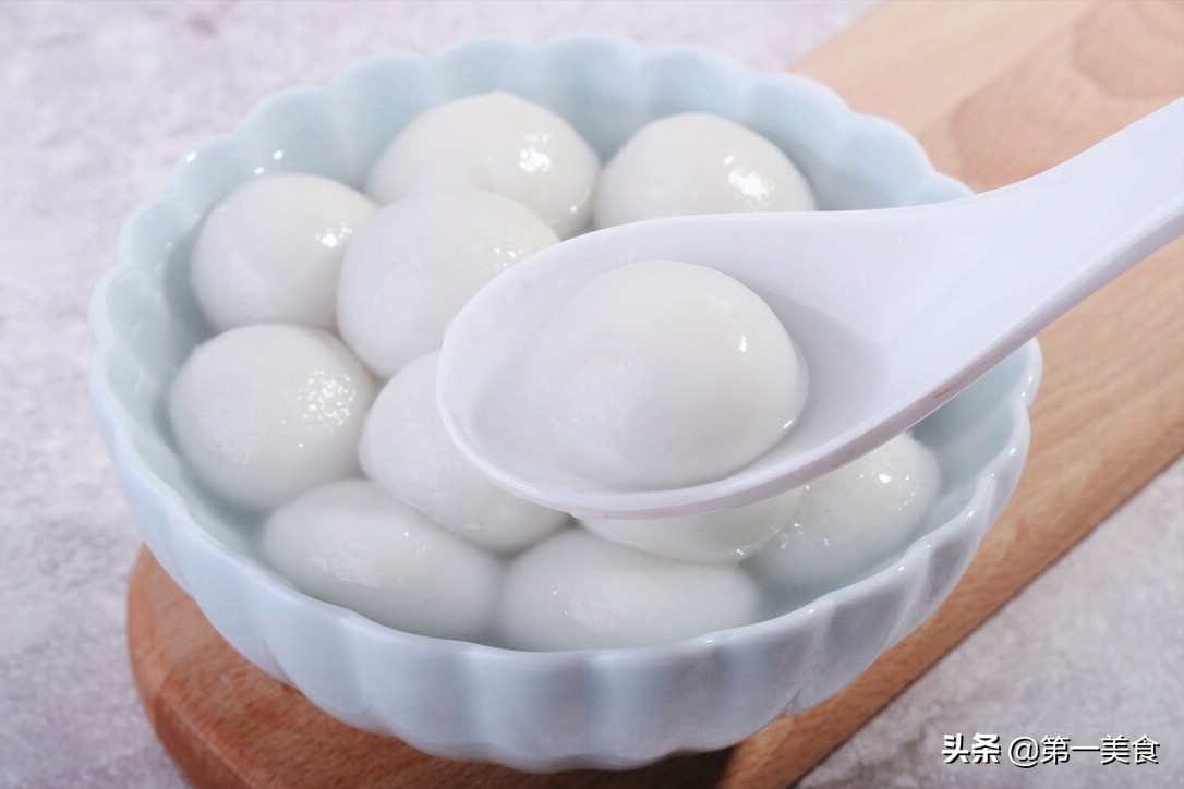 煮元宵应该是冷水下锅还是热水（汤圆的正确煮法解析）