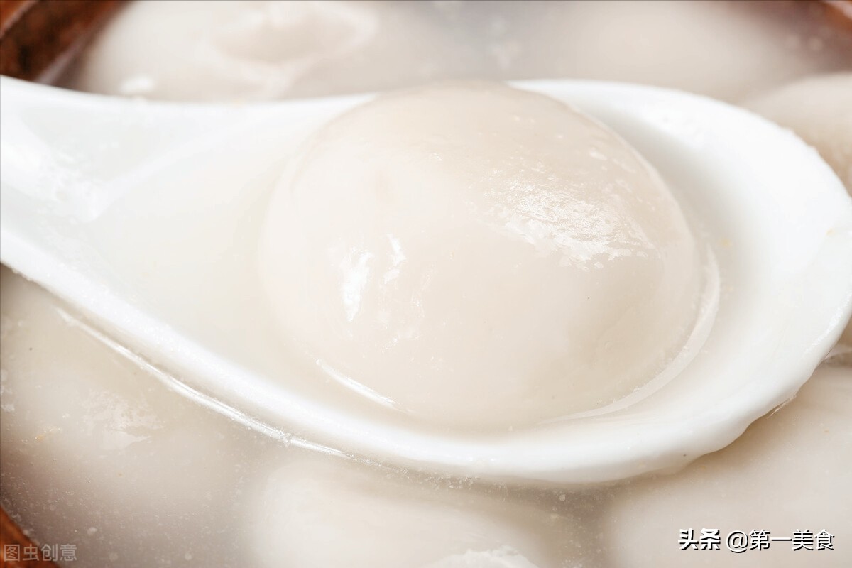 煮元宵应该是冷水下锅还是热水（汤圆的正确煮法解析）