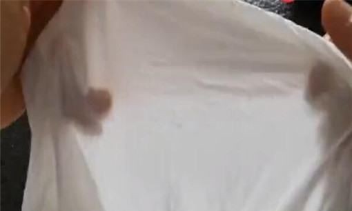西红柿弄到白色衣服上怎么办,西红柿弄到了白色衣服怎么洗图12