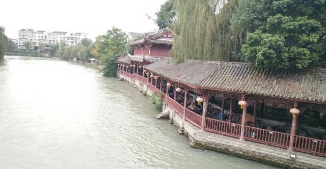 看看四川千年古镇三道堰,成都水源地,被誉为西部最美水乡,长脸