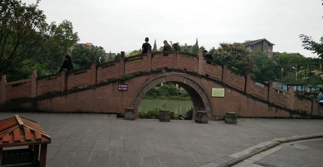 看看四川千年古镇三道堰,成都水源地,被誉为西部最美水乡,长脸