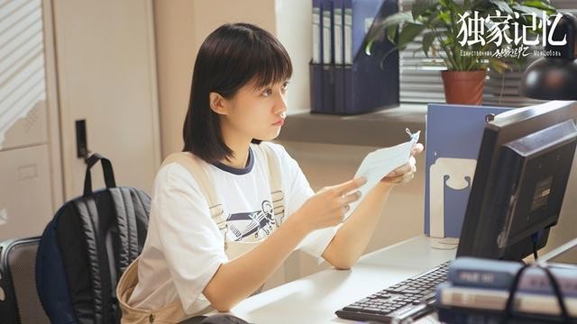 继最动听的事后，王以纶新剧上演制服诱惑，与女主组民航CP！