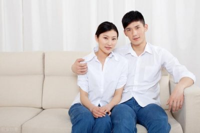 ​男生还爱着初恋有哪些表现（也爱着他初恋女友）