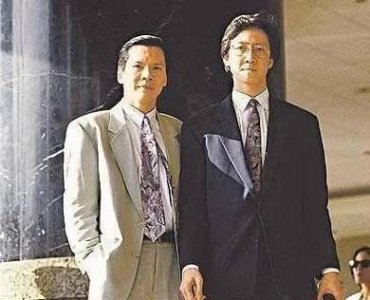 ​向华强去澳门做生意赌王同意，崩牙驹却不答应，最终向家败退香港