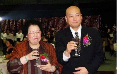 ​洞房花烛夜，49岁陈丽华给38岁迟重瑞提3个要求，最后一条有点过