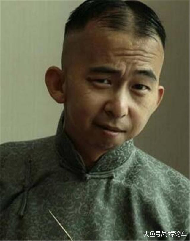 被称为最丑演员, 长相不输黄渤, 今37岁开奔驰, 妻子还貌美如花