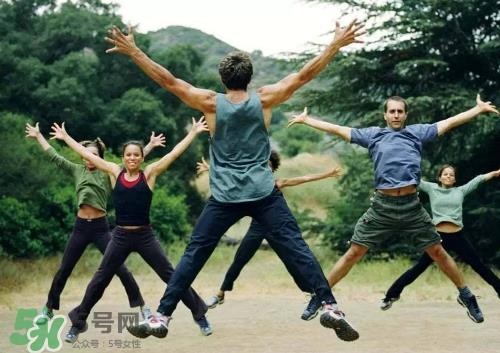 波比跳一天做多少个?波比跳每天多少个合适? 波比跳一天做多少个?波比跳每天多少个合适?