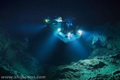 ​海底最深处有多深：马里亚纳海沟11034米(世界最深)