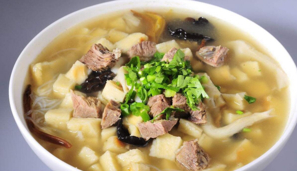 羊肉泡馍是哪个地方的菜,羊肉泡馍是哪个地方的菜系图6