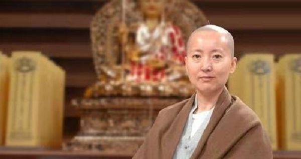 他是陈晓旭的前夫，因《琅琊榜》而名气大增，今63岁成艺术家