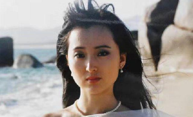 他是陈晓旭的前夫，因《琅琊榜》而名气大增，今63岁成艺术家