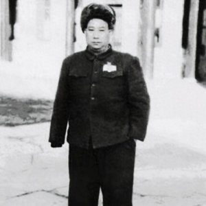 ​他是开国上将，被称作独臂刀王，军事生涯如闪电般璀璨