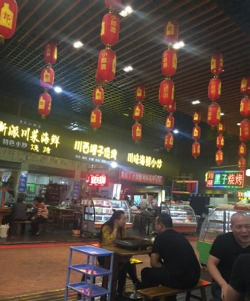 中国最出名的小吃一条街是哪个城市