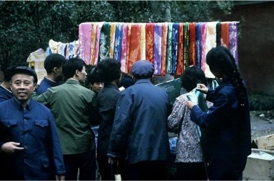​七八十年代风靡全国的“的确良”，是一种什么面料？为何消失了？