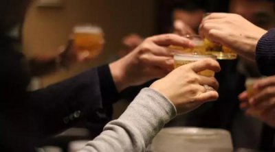 ​菠萝啤酒500多少钱一瓶_菠萝啤酒多少钱一件