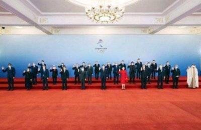 ​这张冬奥大合影弥足珍贵 冬奥会有乒乓球吗