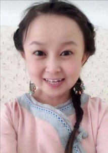 ​袖珍女孩朱洁：身高只有1米28，曾被父亲抛弃，如今月入五位数