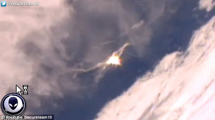 外星人造访地球证据？国际太空站录到亮光冲破大气层