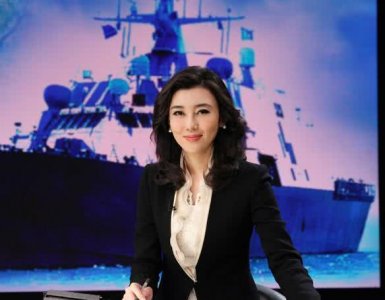 ​她是央视最美主持，长相甜美，最后嫁给了大26岁的丑男