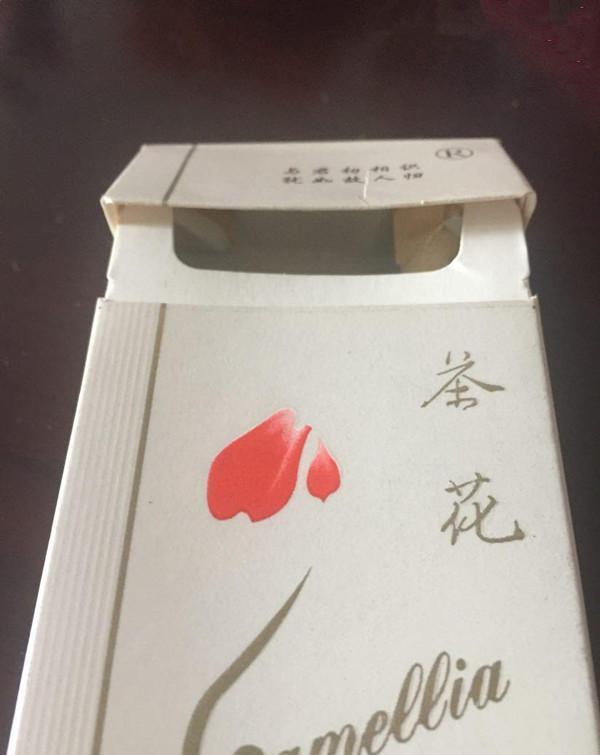 包装精致的6款香烟，图1中国风，图5最浪漫，网友：只想收藏