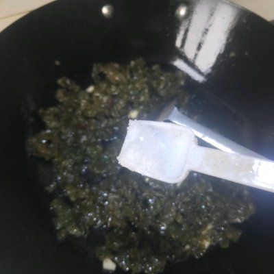 地皮菜的做法(手把手教你做超好吃的炒地皮菜)