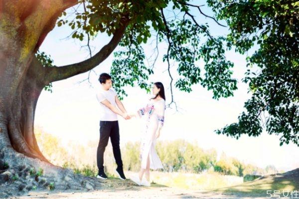 二婚女嫁头婚男好不好 二婚女人嫁给头婚男人的利弊 二婚女嫁头婚男好不好 二婚女人嫁给头婚男人的利弊
