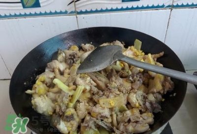 ​板栗煲鸡汤煮多长时间熟_板栗煲鸡汤煮几分钟才熟