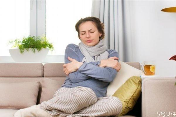 怎么安慰姨妈痛的女友 女友姨妈期脾气暴躁怎么办 怎么安慰姨妈痛的女友 女友姨妈期脾气暴躁怎么办