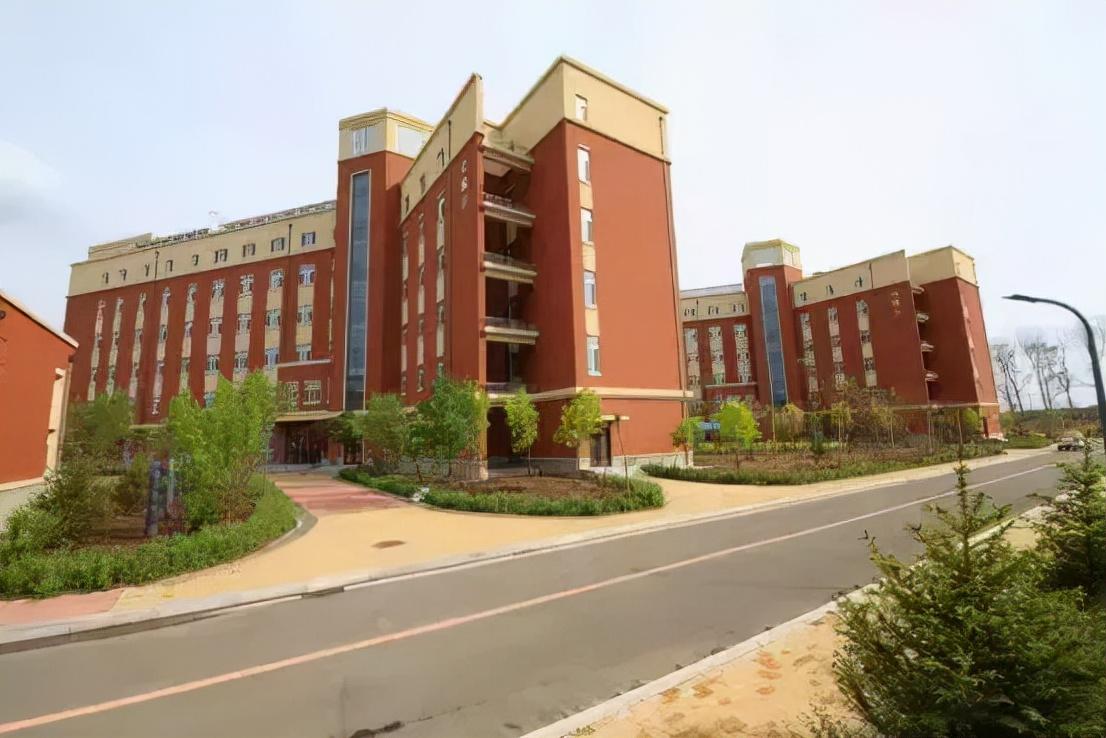 长春市占地面积最大的高中(长春高中排名)