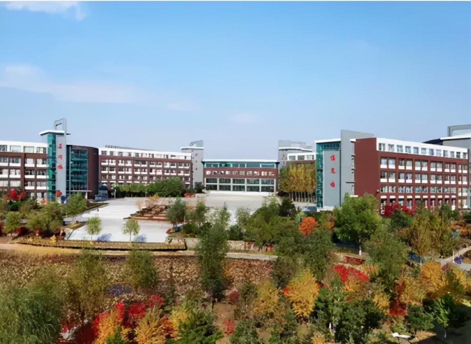 长春市占地面积最大的高中(长春高中排名)