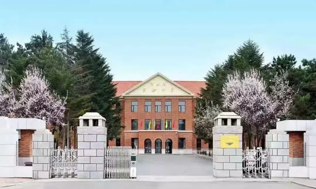 长春市占地面积最大的高中(长春高中排名)