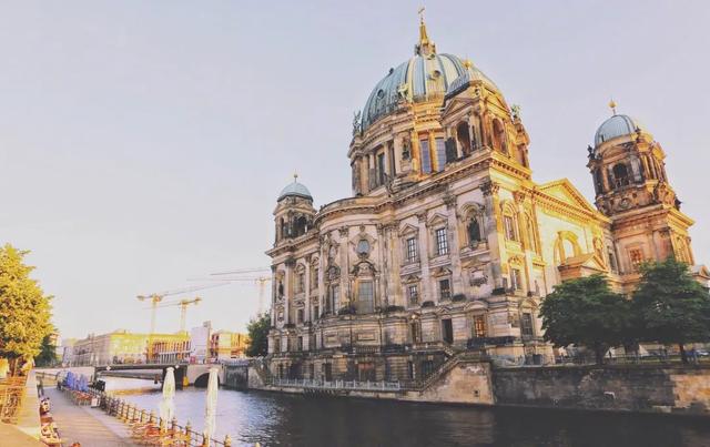东德西德合并了吗(为什么把首都选在了东德首都柏林)(11)