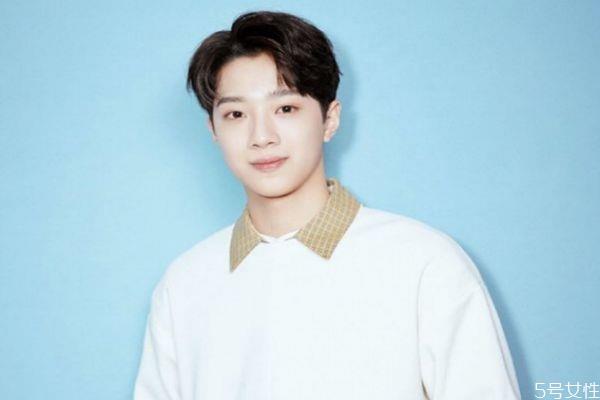 内向男生如何追女生聊天 内向男生追女生的套路 内向男生如何追女生聊天 内向男生追女生的套路