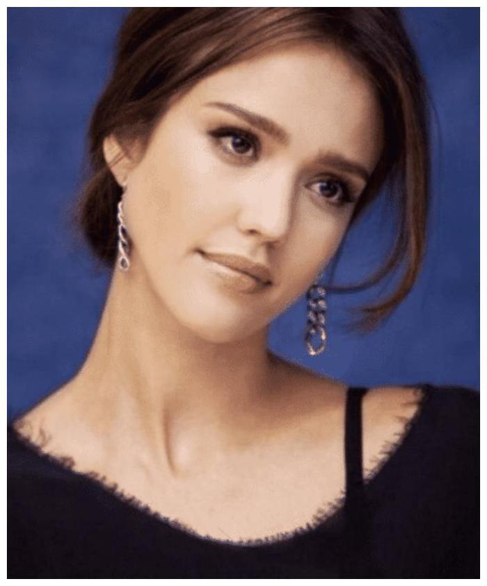 她是漫威最美女主，身材已经达到巅峰，连黑寡妇都比下去