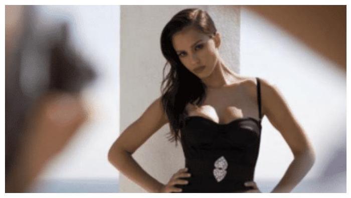 她是漫威最美女主，身材已经达到巅峰，连黑寡妇都比下去