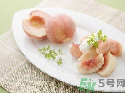 吃桃子脸上痒是怎么回事?吃桃子脸上痒怎么办? 吃桃子脸上痒是怎么回事?吃桃子脸上痒怎么办?