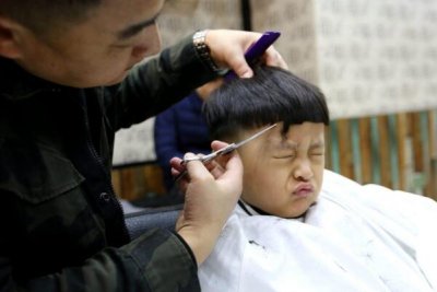 ​两月两有哪些风气 吃龙食剃龙头痛快踩青出游_保守文明因袭