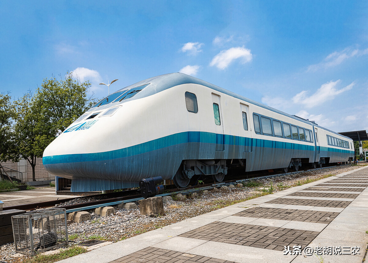 有砟轨道和无砟轨道的区别(有砟轨道和无砟轨道的优缺点)