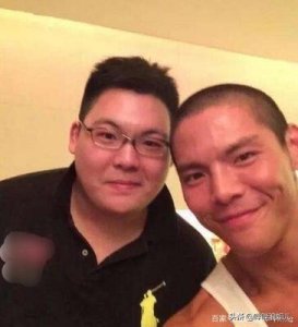 ​被亲爹向华强送进监狱，向佐成为最终赢家，向佑究竟为何成为弃子