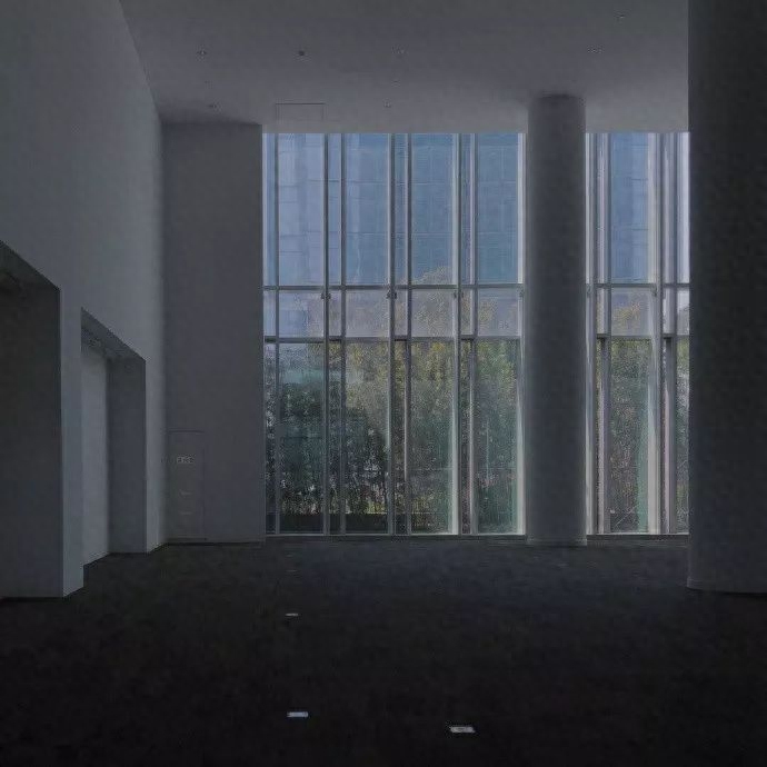 朋友圈背景图丨孤独的黑暗中，你是我唯一的光.