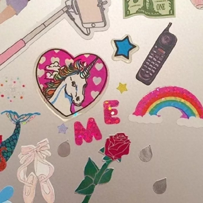 朋友圈背景图丨孤独的黑暗中，你是我唯一的光.